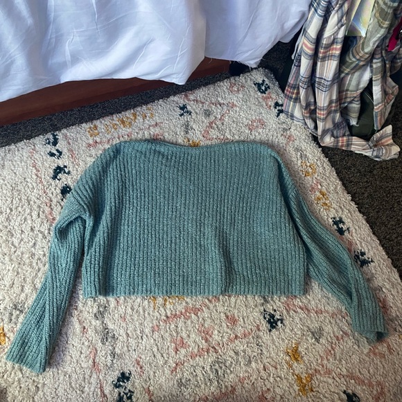 Cropped Sweater Top - Picture 3 of 3